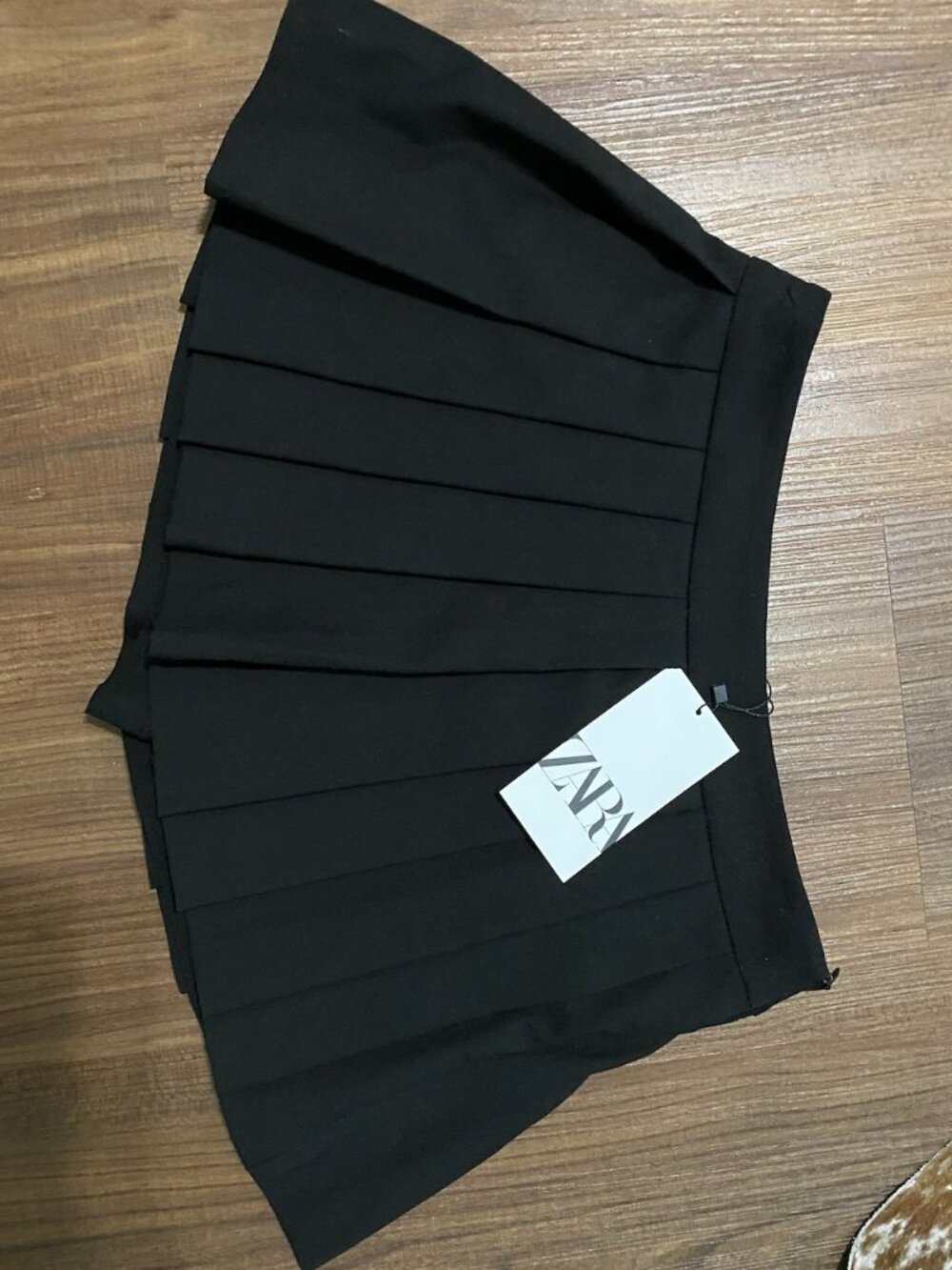 Zara Black Pleated Skiot